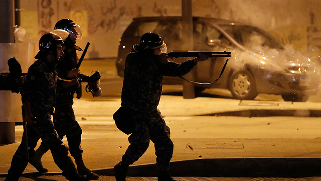 Riots in Beirut (Photo: Associated Press) Riots in Beirut