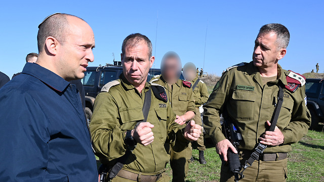 DM Bennett (left) and IDF chief Kochavi (right)
