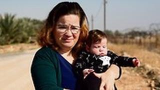 התינוקת בת 3 חודשים. עוד לא ראתה רופא