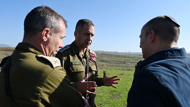 IDF chief Aviv kochavi (center) and Defense Minister Naftali Bennett (right) in the Golan Heights
