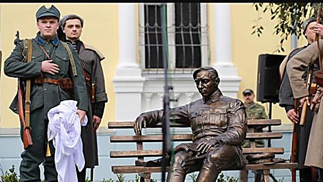 The Symon Petliura statue. Connected to the massacre of as many as 100,000 innocent Jews 