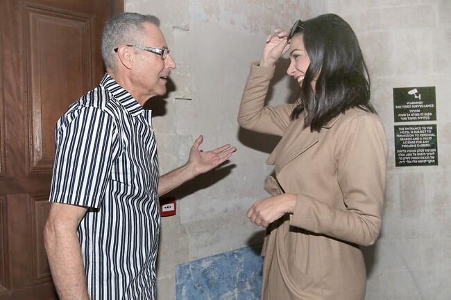 "למה לא הבאת כפית?". מורן אטיאס וגלר