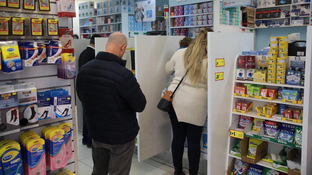 תורים ארוכים בבתי המרחקת