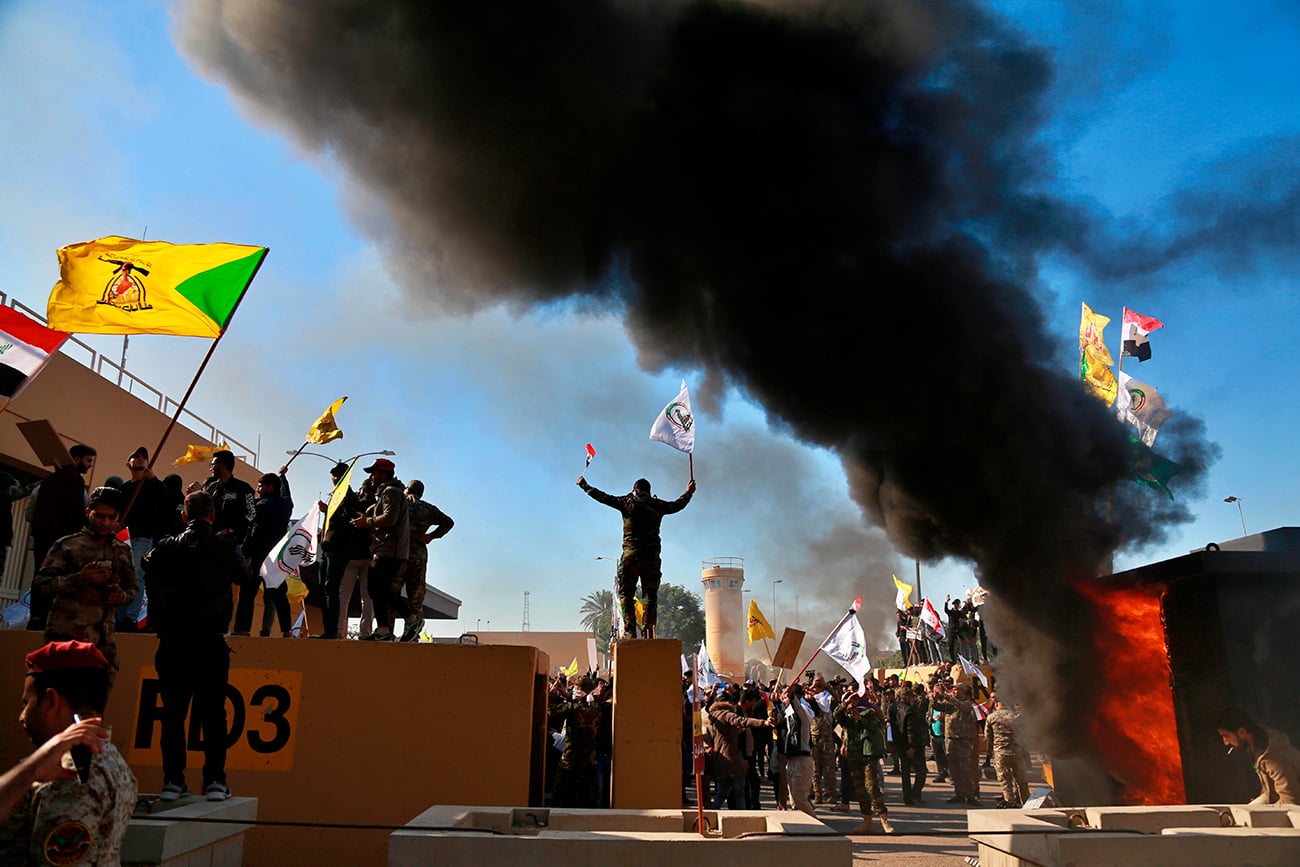  עיראק אנשי ו תומכי מיליציות פרו איראניות דיווח הסתערות שגרירות ארה"ב בגדד