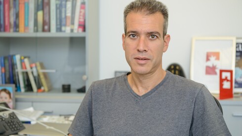 פרופ' סגל: "התחלואה בשיאה - אבל מתחילים לראות את אפקט החיסונים"