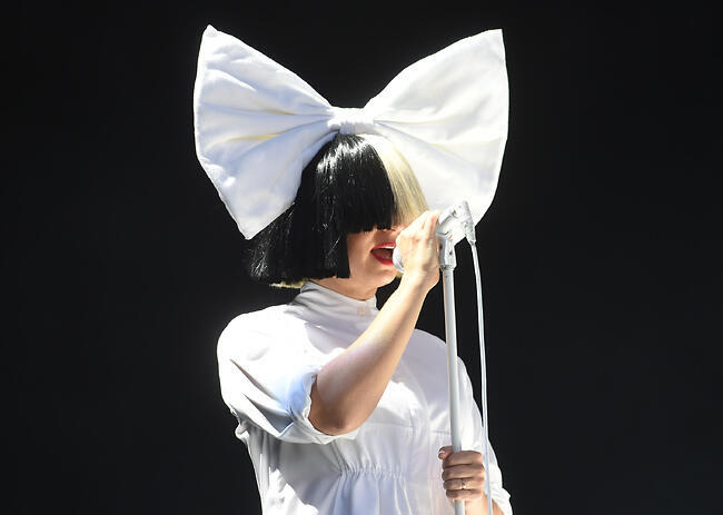 תקופה לא פשוטה עבור בניה המאומצים (צילום: Getty Images) תקופה לא פשוטה עבור בניה המאומצים