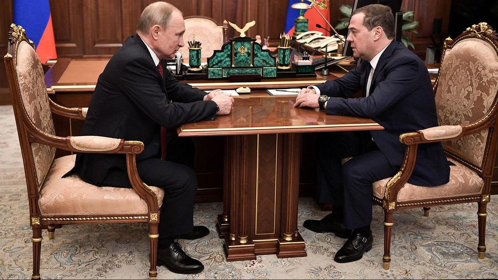 President Putin and Prime Minister Dmitry Medvedev (Photo: EPA) נשיא רוסיה ולדימיר פוטין עם ראש הממשלה דמיטרי מדבדב ב מוסקבה