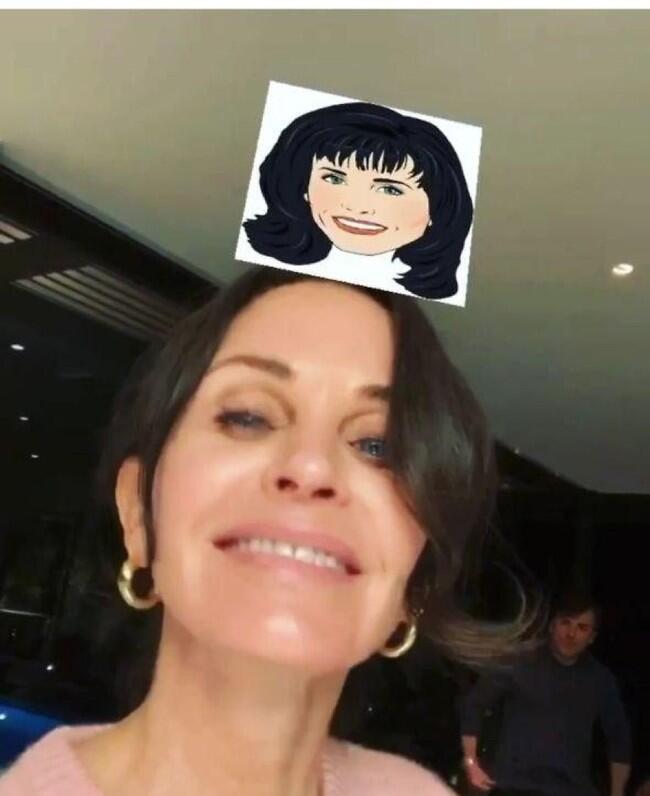 ושלום למוניקה!