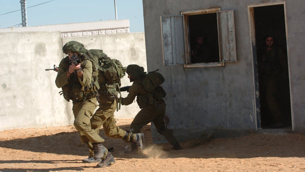 חיילים מתאמנים בבסיס צאלים, ארכיון (צילום: חיים הורנשטיין) חיילים מתאמנים בסיס צאלים לחימה בשטח בנוי
