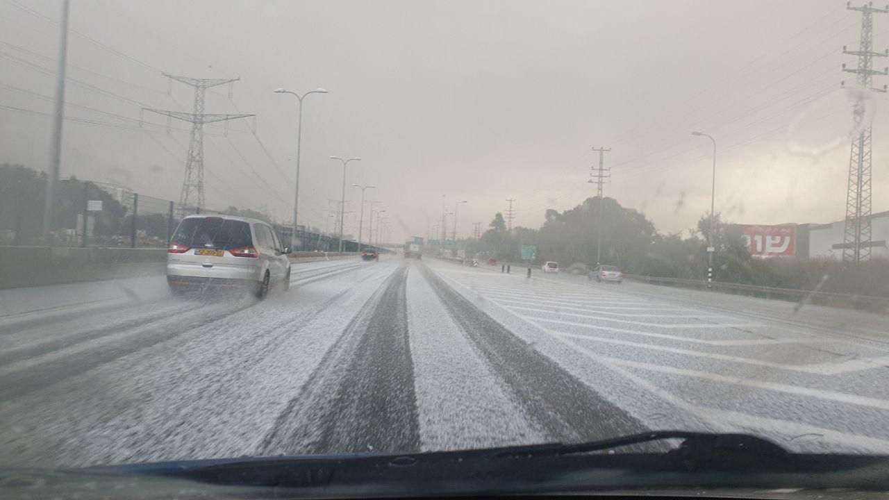 ברד כבד בפתח תקווה
