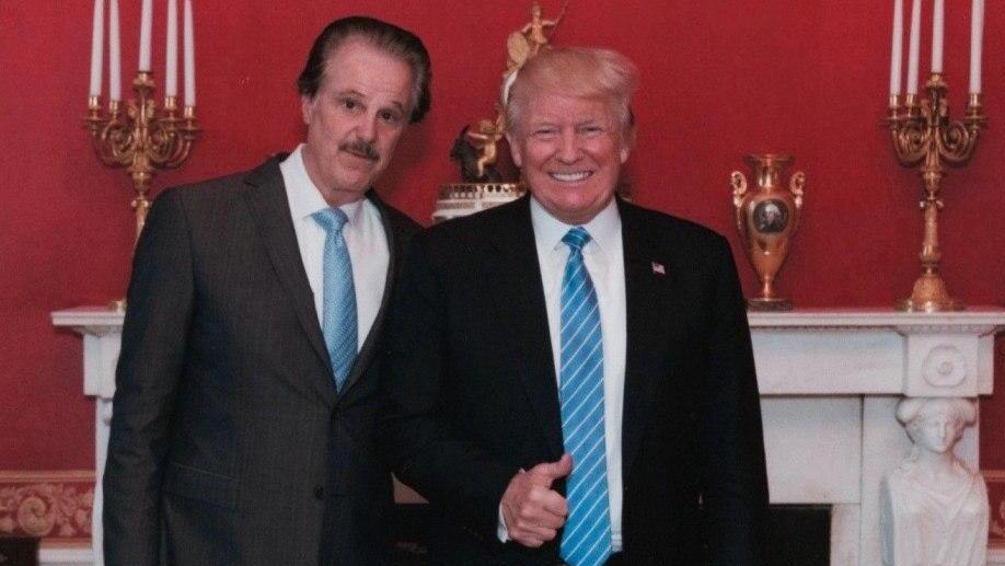 Mike Evans and Donald Trump (Photo: White House spokesperson) דולנד טראמפ ומייק אוונס