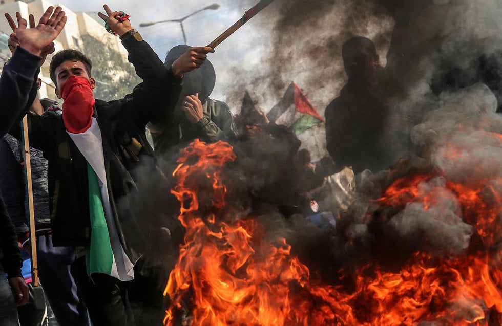 Palestinians in Gaza protest the U.S. peace plan 