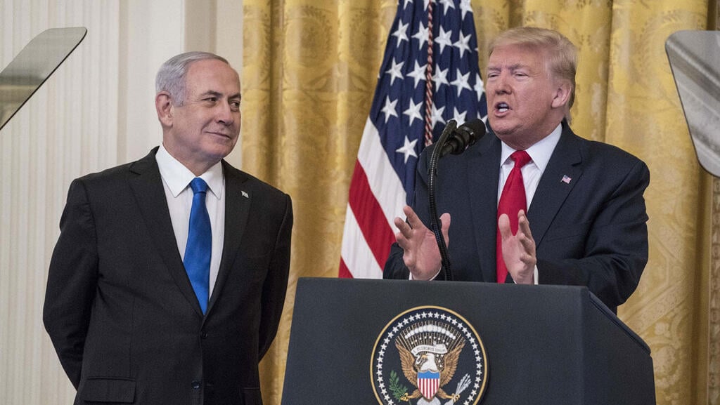 העביר את השגרירות, הכיר בריבונות. טראמפ עם נתניהו (צילום: gettyimages) העביר את השגרירות, הכיר בריבונות. טראמפ עם נתניהו