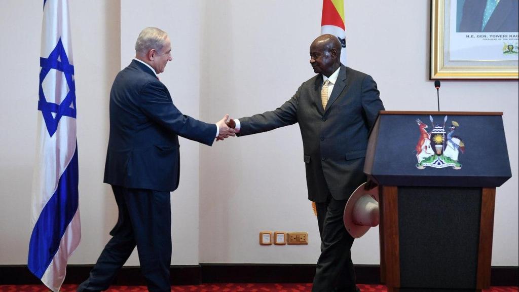 בנימין נתניהו עם נשיא אוגנדה יוורי מוסווני