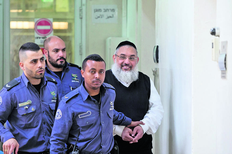 ''הוא אמר לי שהבת שלי לא תחזור אליי''. אהרון רמתי במעצר (צילום: עמית שאבי) ''הוא אמר לי שהבת שלי לא תחזור אליי''. אהרון רמתי במעצר