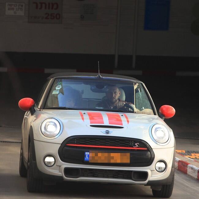 סליחה על שעמדנו לכם באמצע הדרך