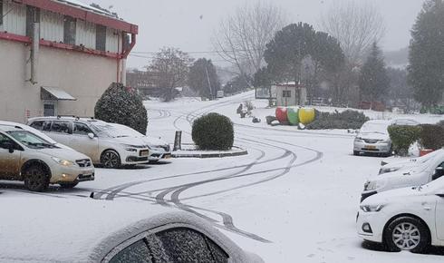 Snow storms rage in Israel's north as cold front batters on