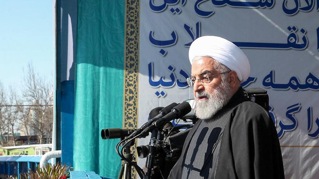 Iranian President Hassan Rouhani (Photo: AFP) חסן רוחאני טהרן איראן יום השנה למהפכה האיסלאמית