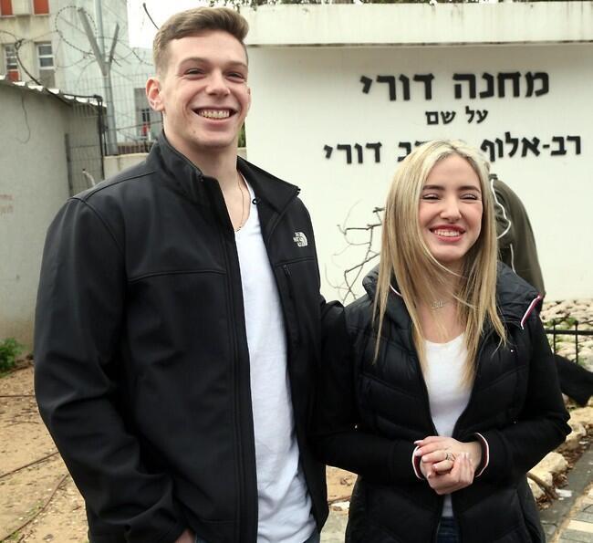 עם החבר דין