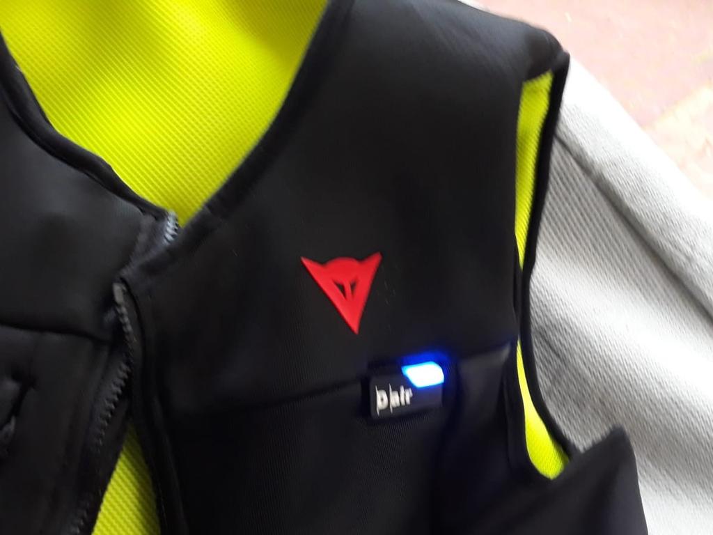 אפוד הבטיחות של דיינזה אפוד הבטיחות של דיינזה