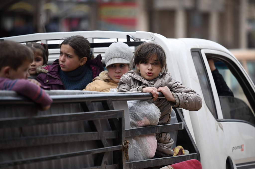 סוריה פליטים בורחים מאזור אידליב ו חאלב חלב