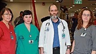 ד"ר גדי סגל (במרכז) 