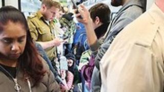 עומסים קשים בתחבורה הציבורית בימי ראשון בבוקר