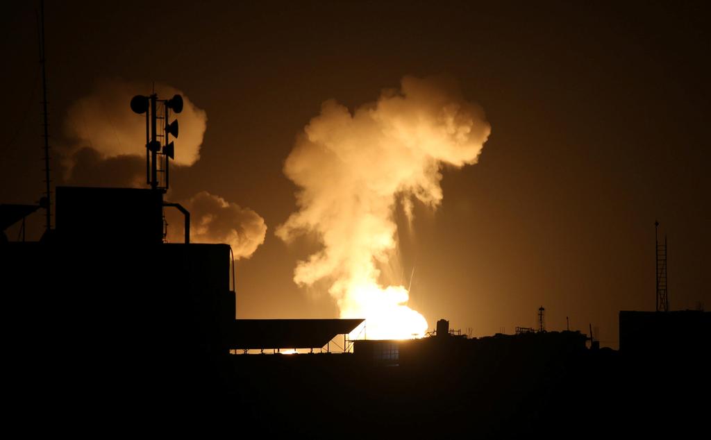 Israeli strike on Gaza (Photo: Reuters) עזה תקיפות תקיפה צה"ל צבא פיצוץ