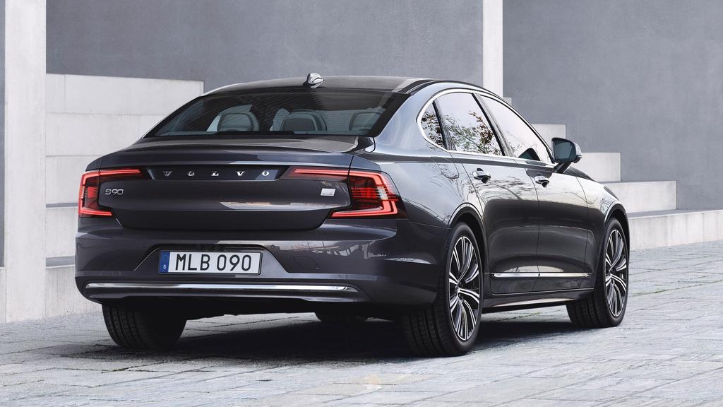 וולוו S90