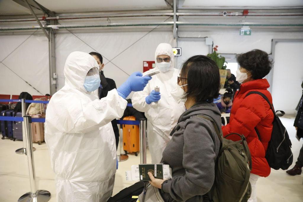 Travelers tested for coronavirus at Ben-Gurion Airport (Photo: Shaul Golan) Travelers tested for coronavirus at Ben-Gurion Airport