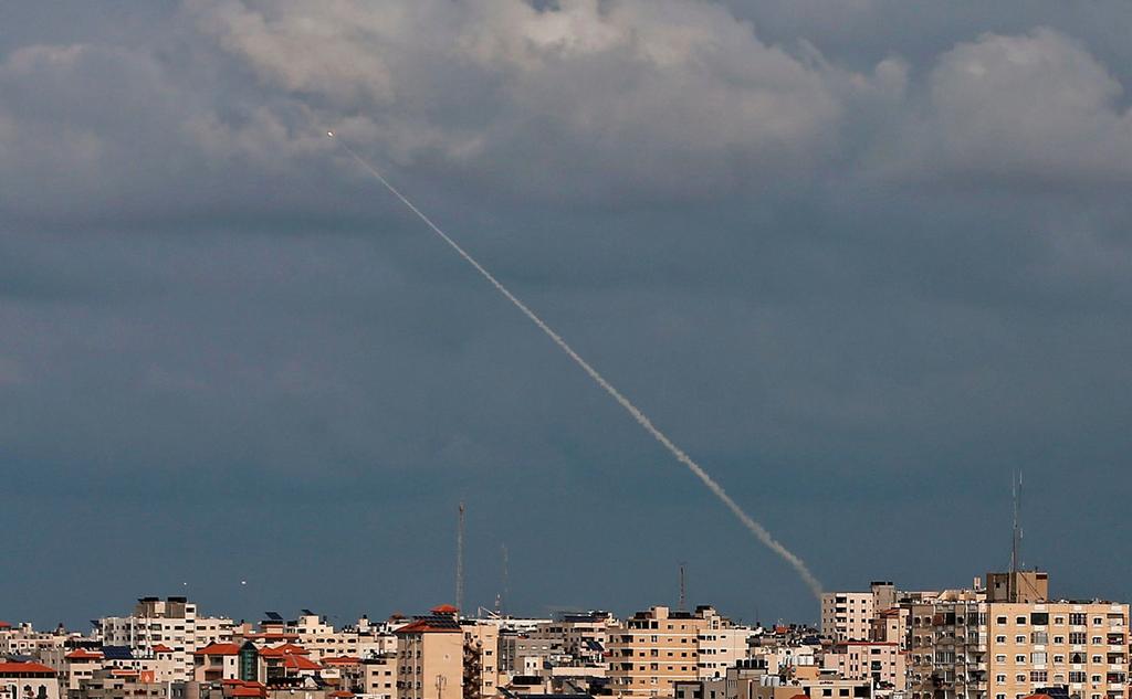 בעזה מוכנים לעימות ארוך. שיגורים מהרצועה, ארכיון (צילום: AP) שיגורים