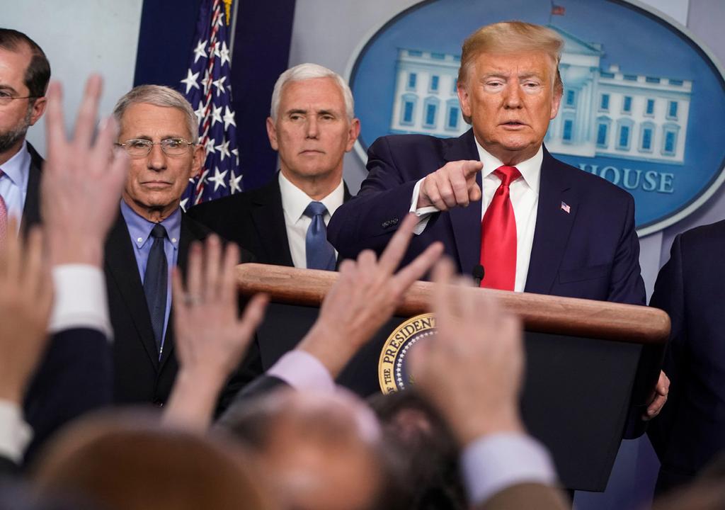 U.S. President Donald Trump discusses coronavirus at the White House (Photo: Reuters) דונלד טראמפ מדבר על מקרה המוות מקורונה בארה"ב ועל סגירת הגבול עם מקסיקו