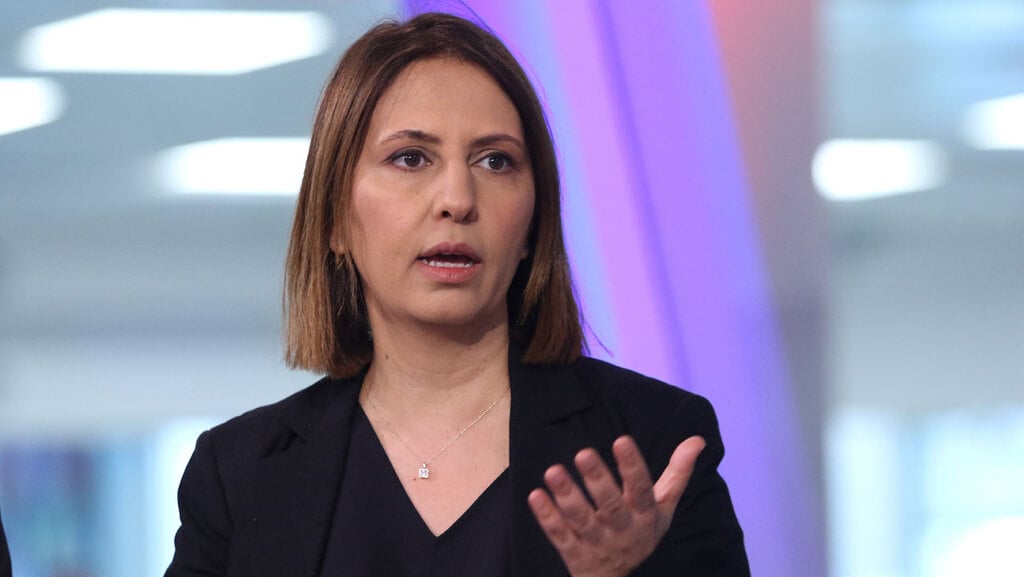 Environmental Protection Gila Gamliel violated the closure by spending Yom Kippur<span style="font-weight: normal;"> </span>at a relatives' home and praying in a closed synagogue where she contracted coronavirus (Photo: Avi Moalem) גילה גמליאל בריאיון לאולפן ynet