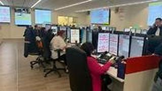 מוקדנים במד"א עונים לשיחות
