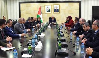 רה"מ הפלסטיני בפגישה עם מנהלי בתי החולים 