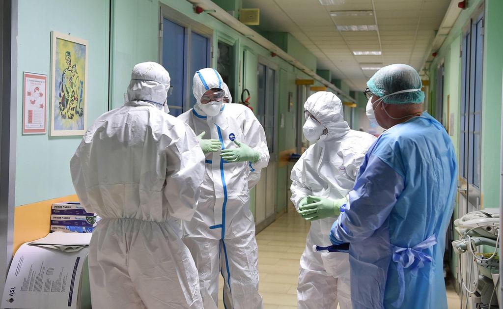 An Italian hospital team (Photo: EPA) וירוס קורונה טורינו איטליה בית חולים בתי חולים נגיף