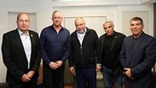 פגישה בין מפלגת כחול לבן לאביגדור ליברמן