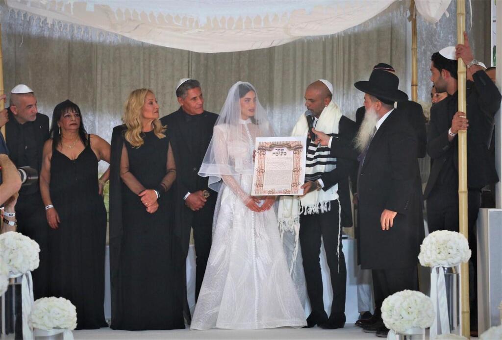 רגע לפני שהמסיבה ברחבה התחילה.אייל גולן ודניאל גרינברג (צילום: אלוני מור) רגע לפני שהמסיבה ברחבה התחילה.אייל גולן ודניאל גרינברג
