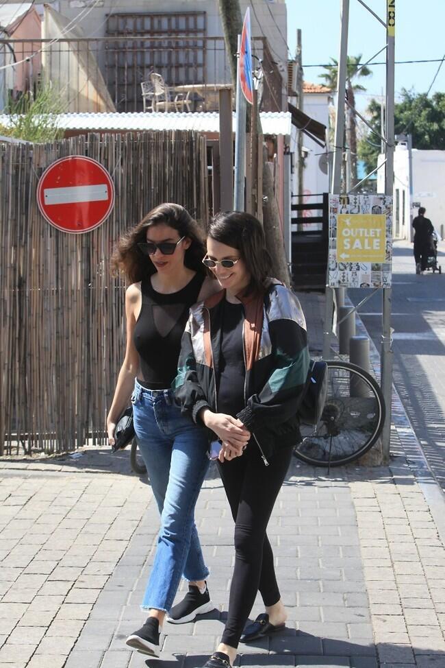 ביישנית (צילום: מוטי לבטון) ביישנית