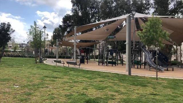 כדי לאפשר הצללה, ביטלו את הצורך בהיתרי בנייה (צילום: גלעד כהן) כדי לאפשר הצללה, ביטלו את הצורך בהיתרי בנייה