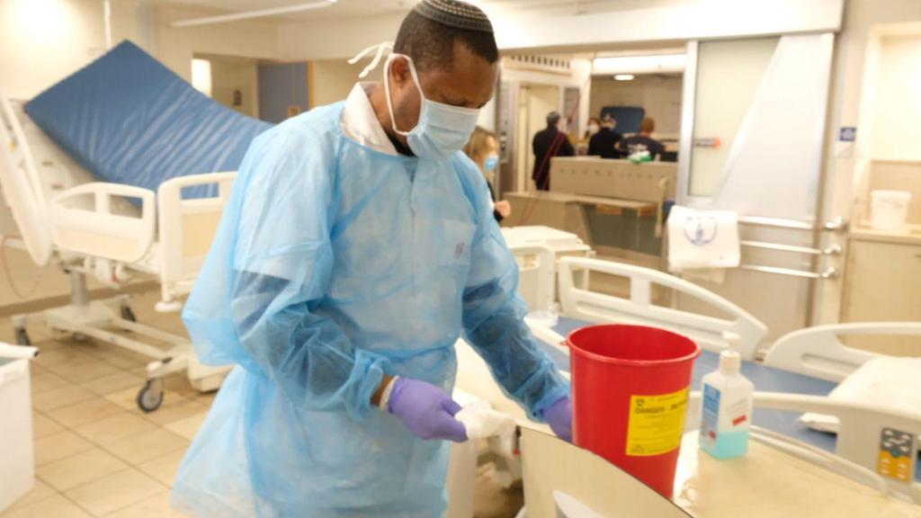 Ichilov Hospital prepares a special ward for coronavirus patients (Photo: Shaul Golan) Ichilov Hospital prepares a special ward for coronavirus patients