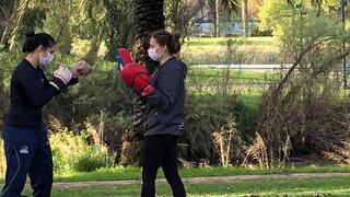התקהלות אנשים בפארק הירקון בתל אביב