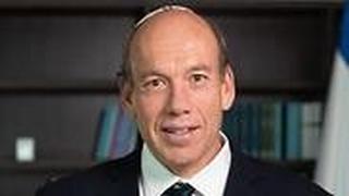 מתניהו אנגלמן עם דו"ח המבקר 70א