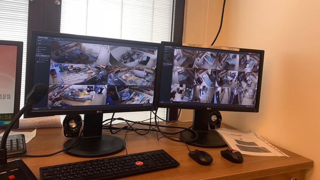Monitoring the coronavirus patients at Meir Medical Center (Photo: Roy Rubinstein) מחלקת הקורונה בבית חולים מאיר בכפר סבא