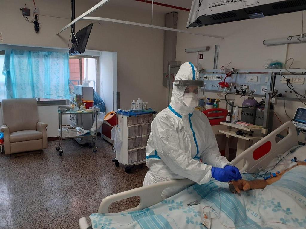 Treating coronavirus patients at Rambam Healthcare Campus in Haifa (Photo: Rambam Healthcare Campus) Treating coronavirus patients at Rambam Healthcare Campus in Haifa
