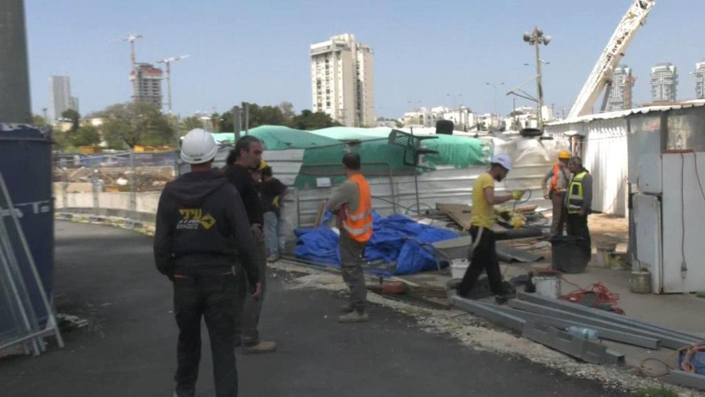 עבודות על הרכבת הקלה בגוש דן (צילום: נדב אבס) עבודות על הרכבת הקלה בגוש דן