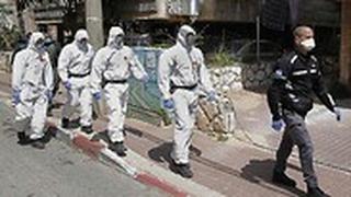שוטרים ליד ישיבה בבני ברק