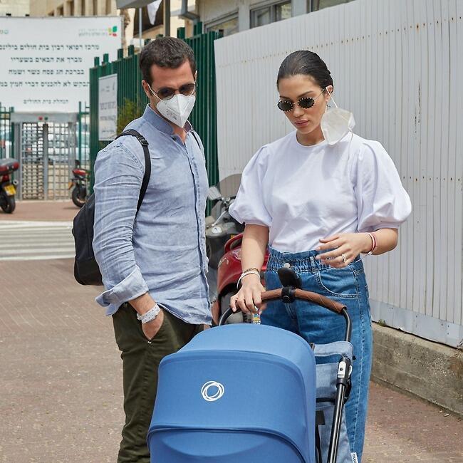 שימי לב שהמסכה השתחררה לך (צילום: שוקה כהן) שימי לב שהמסכה השתחררה לך