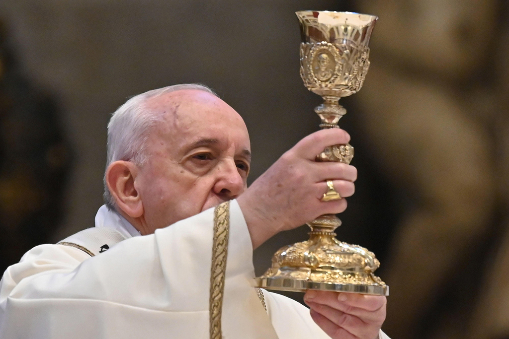 האפיפיור אפיפיור פרנסיסקוס בזיליקת פטרוס הקדוש חג הפסחא פסחא