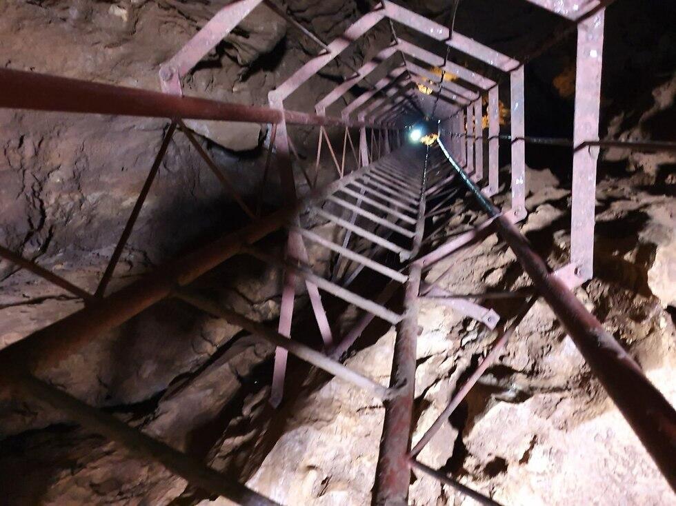 סולמות בלתי נגמרים (צילום: אסף קמר) סולמות בלתי נגמרים